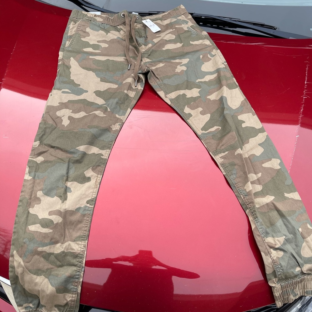 Express men’s camo joggers brand new size 32